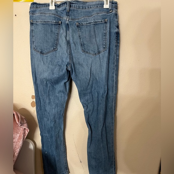 Old navy jeans boyfriend mid rise - Picture 3 of 4